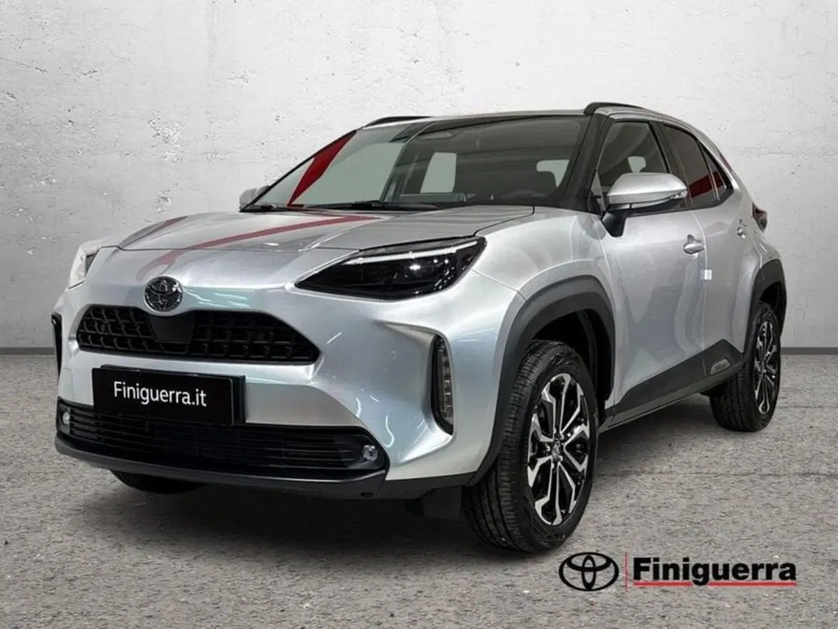 Toyota Yaris Cross nuova a Lecco