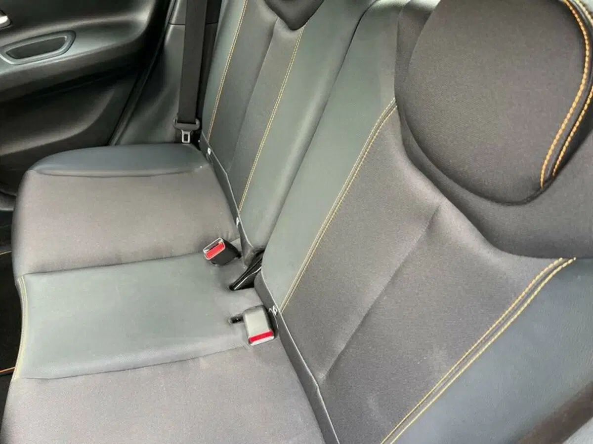 Toyota Aygo X usata a Sondrio (11)