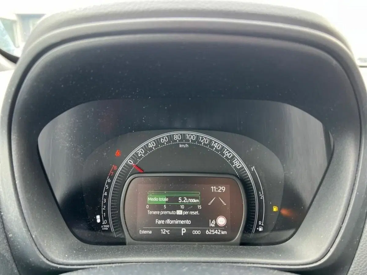 Toyota Aygo X usata a Sondrio (9)