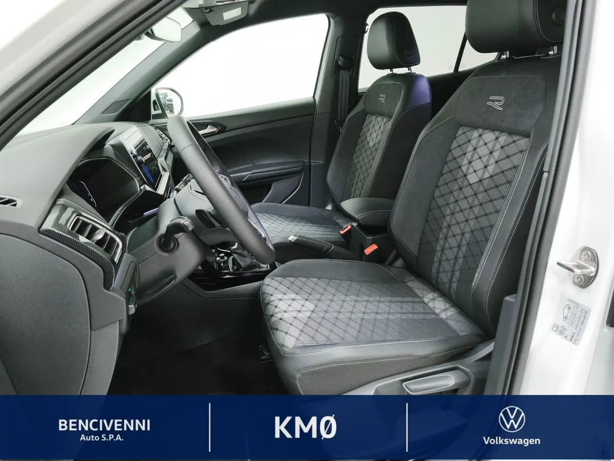 Volkswagen T-Cross nuova a Catanzaro (18)