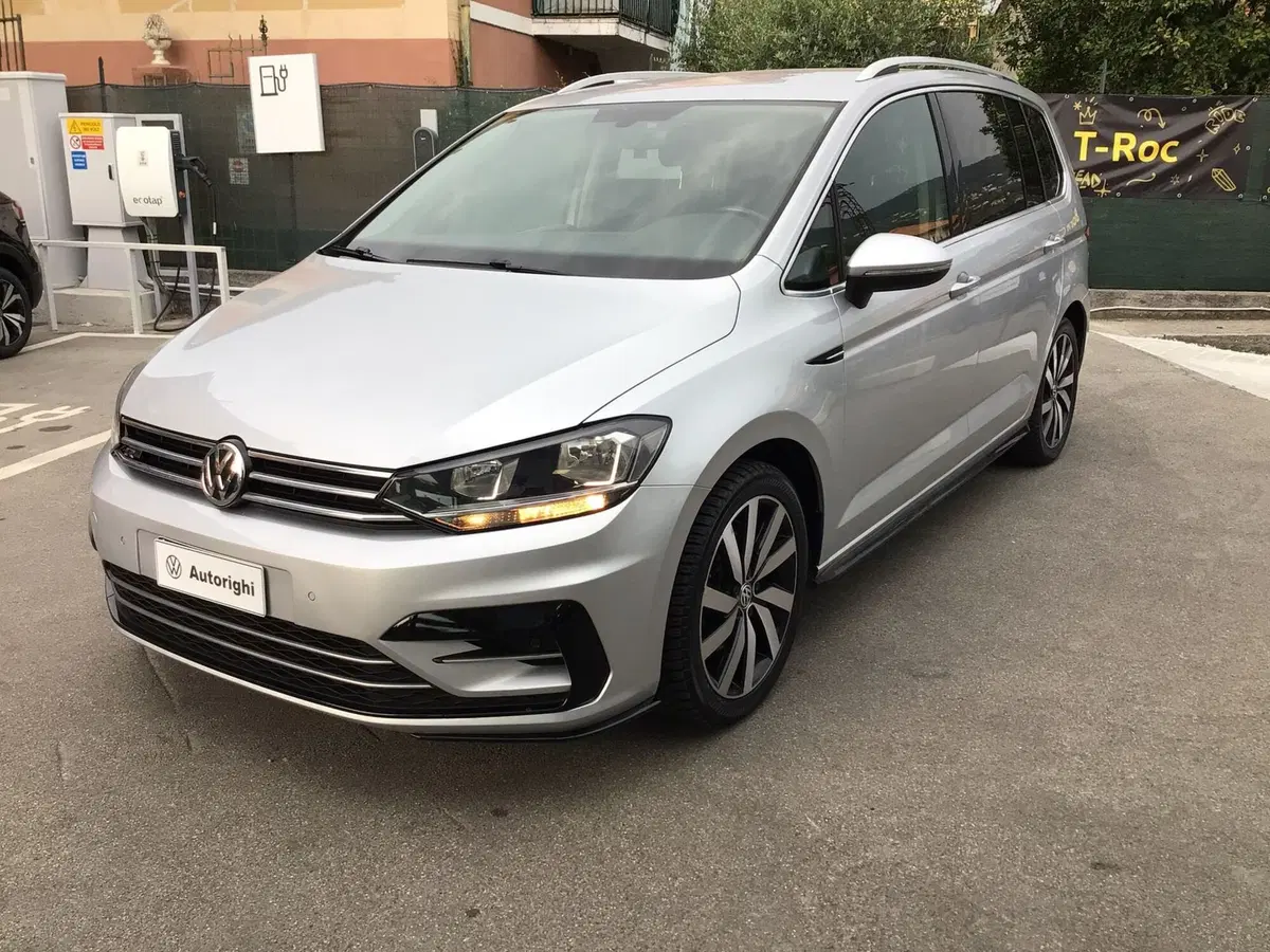 Volkswagen Touran usata a Genova
