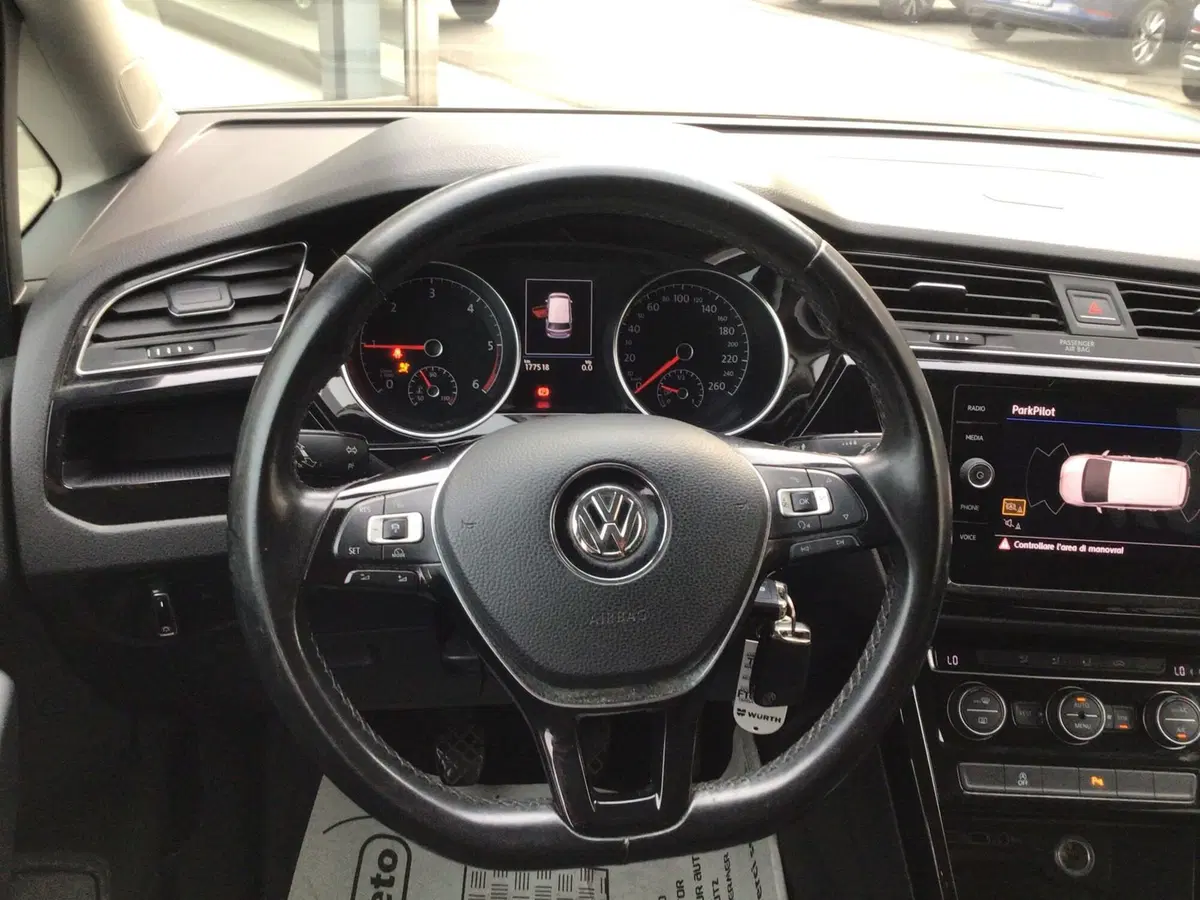 Volkswagen Touran usata a Genova (12)