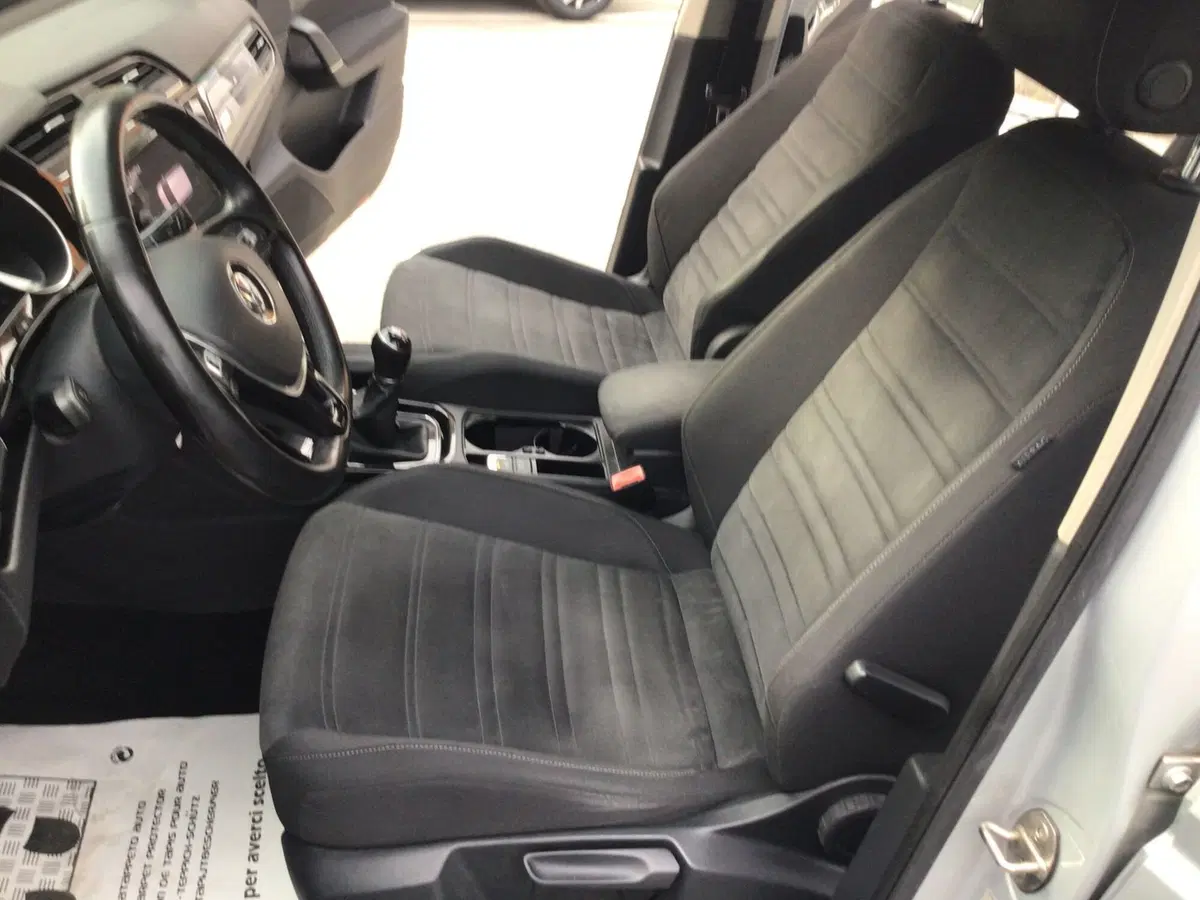 Volkswagen Touran usata a Genova (14)