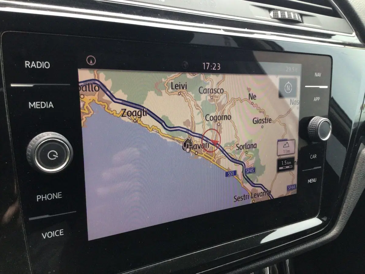 Volkswagen Touran usata a Genova (19)