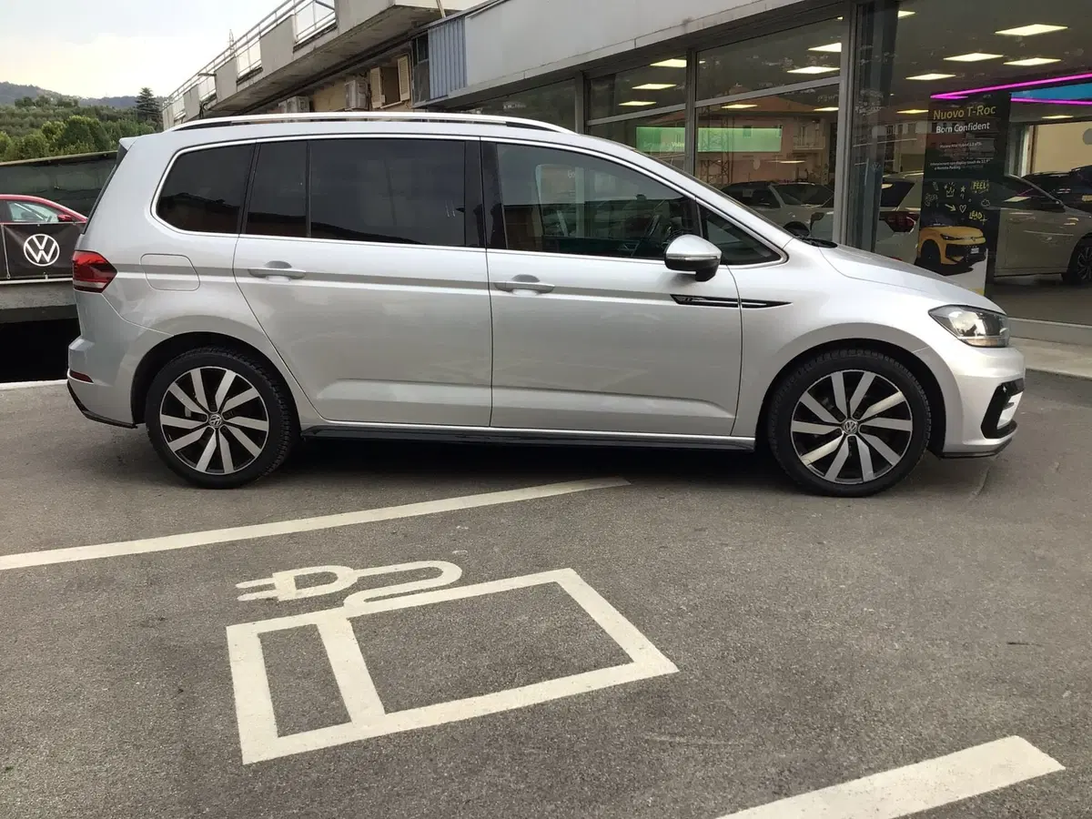 Volkswagen Touran usata a Genova (4)