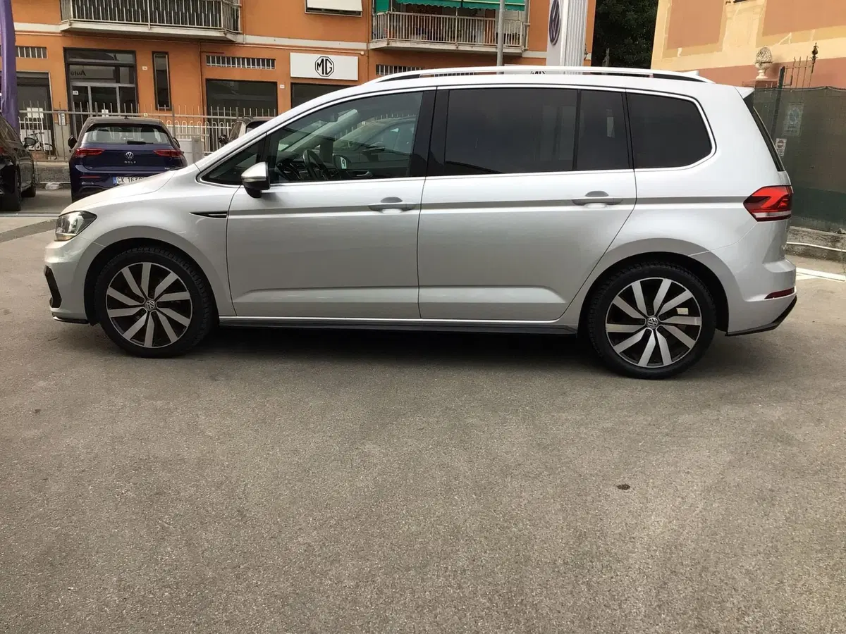 Volkswagen Touran usata a Genova (8)