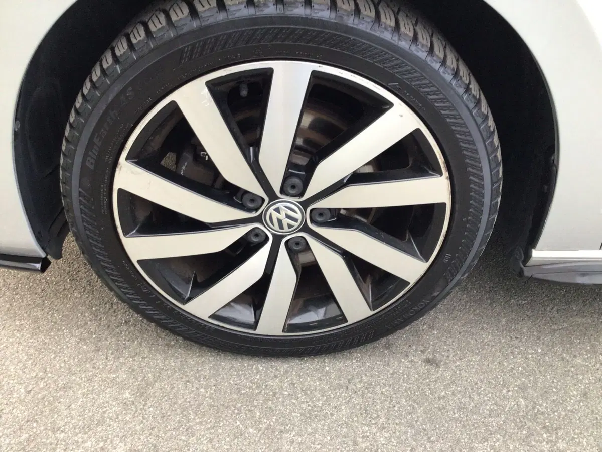 Volkswagen Touran usata a Genova (9)