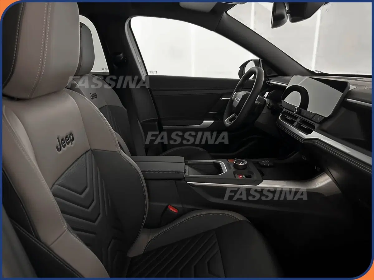 Jeep Compass nuova a Milano (13)