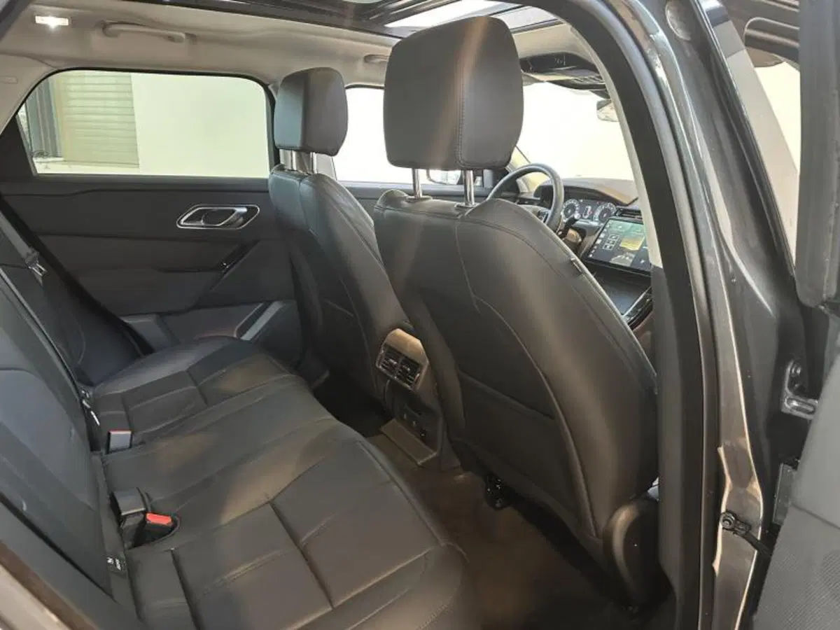 Land Rover Range Rover Velar usata a Venezia (6)