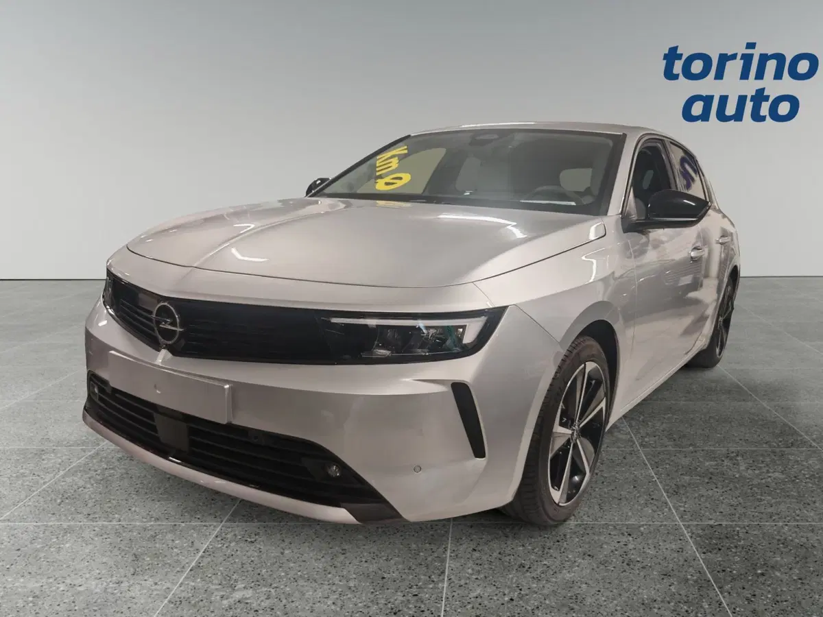 Opel Astra nuova a Cuneo (2)