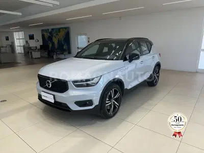 Volvo XC40 T5 Recharge Plug-in Hybrid R-design del 2021 usata a Forli'