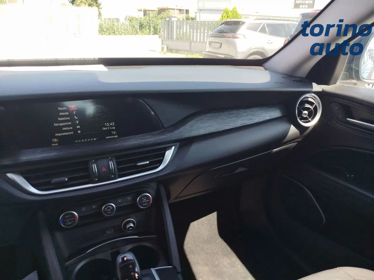 Alfa Romeo Stelvio usata a Cuneo (14)