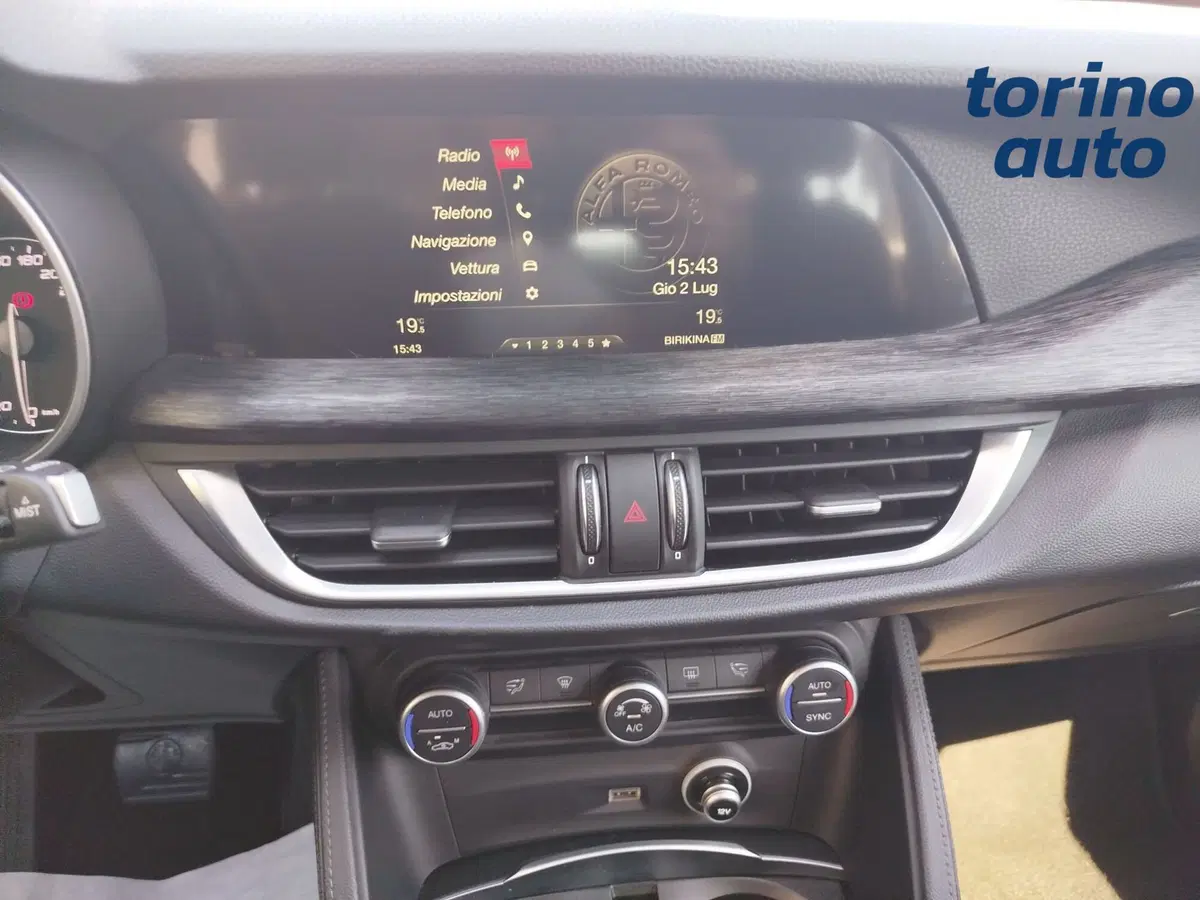 Alfa Romeo Stelvio usata a Cuneo (16)