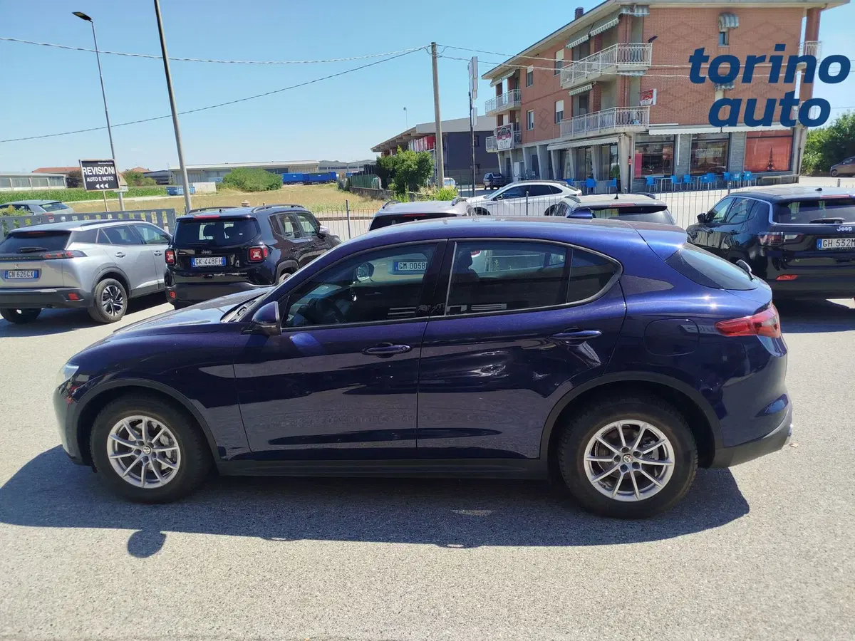 Alfa Romeo Stelvio usata a Cuneo (4)