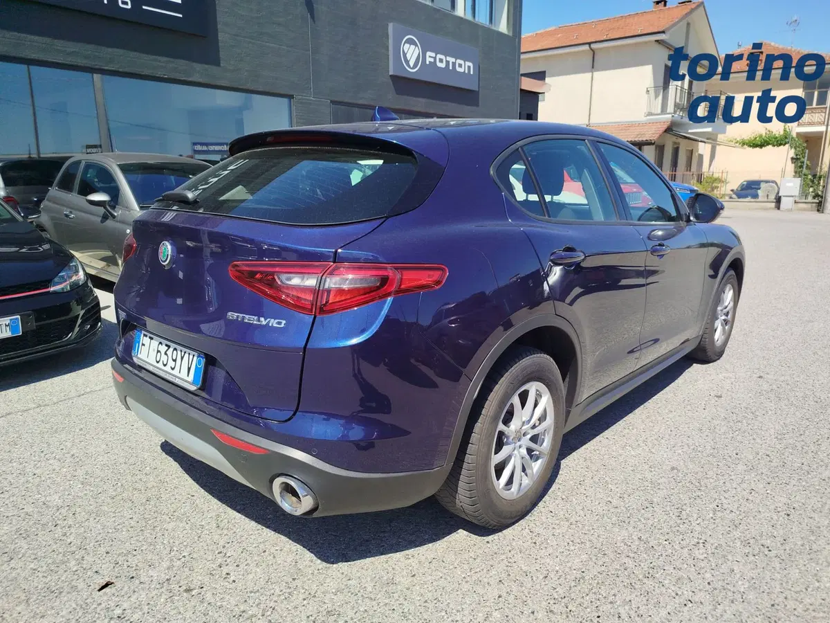 Alfa Romeo Stelvio usata a Cuneo (7)