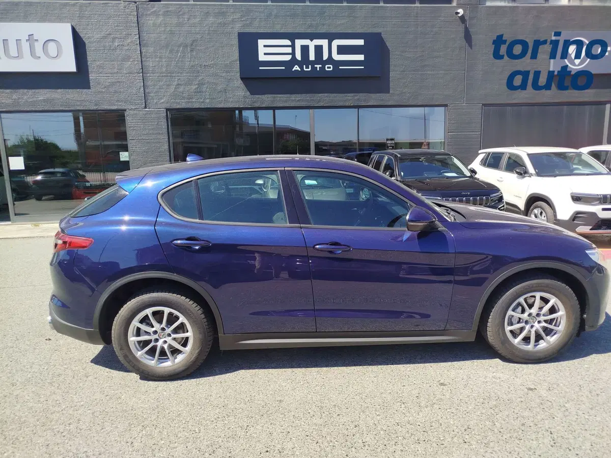 Alfa Romeo Stelvio usata a Cuneo (8)