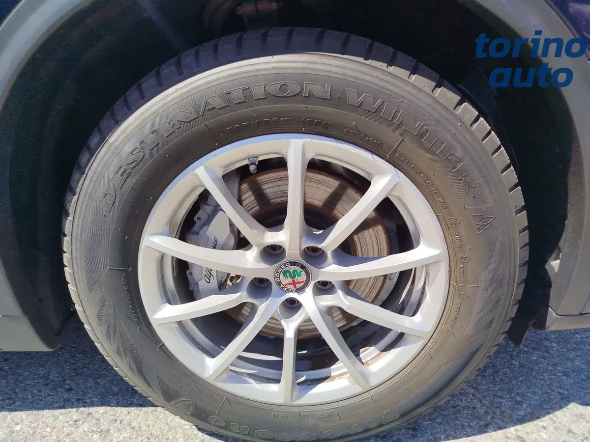Alfa Romeo Stelvio usata a Cuneo (9)