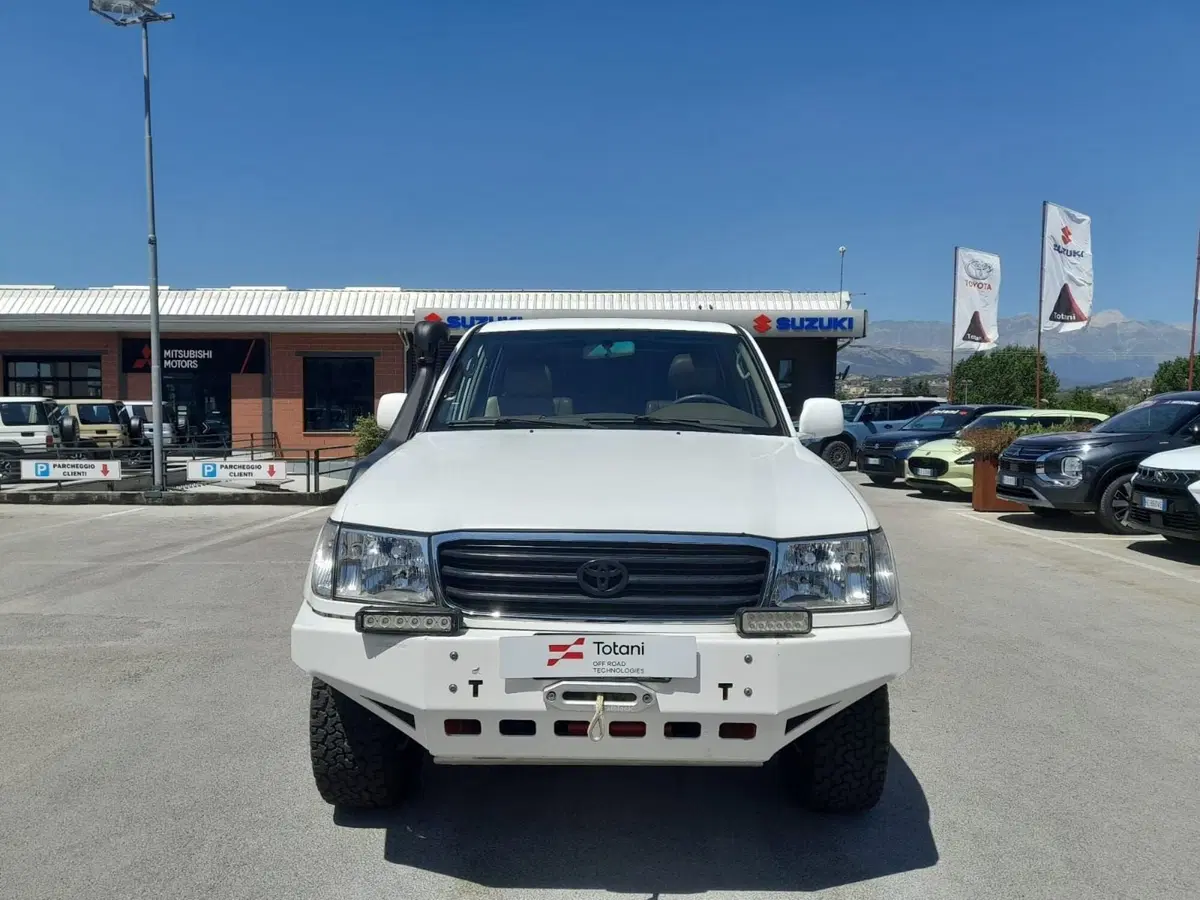 Toyota Land Cruiser usata a L'Aquila (8)