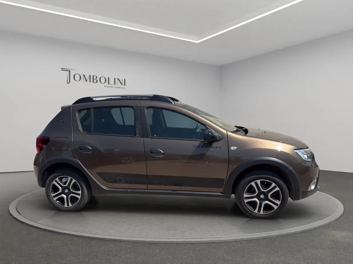 Dacia Sandero usata a Macerata (6)