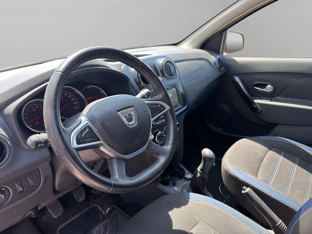 Dacia Sandero usata a Macerata (9)