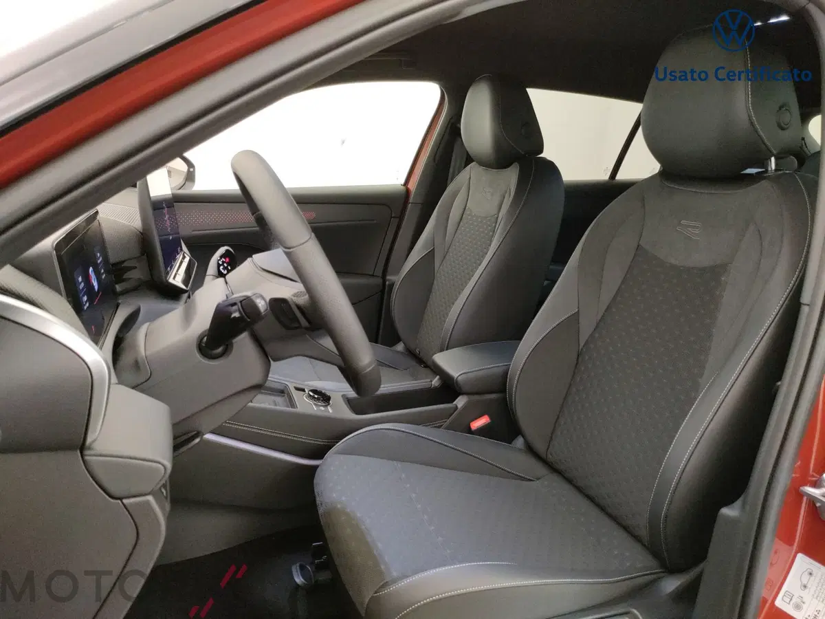 Volkswagen T-Roc nuova a Varese (11)