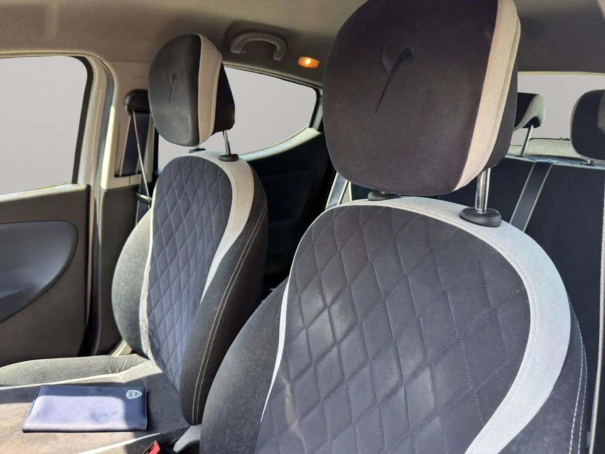 Lancia Ypsilon usata a Macerata (11)