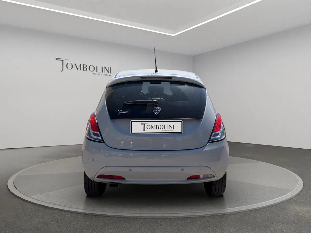 Lancia Ypsilon usata a Macerata (7)