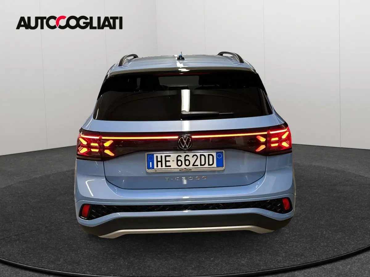 Volkswagen T-Cross nuova a Lecco (5)