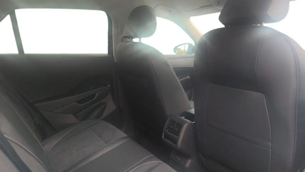 Volkswagen T-Roc nuova a Lecco (11)