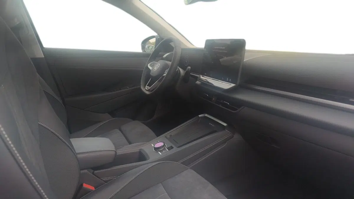 Volkswagen T-Roc nuova a Lecco (9)