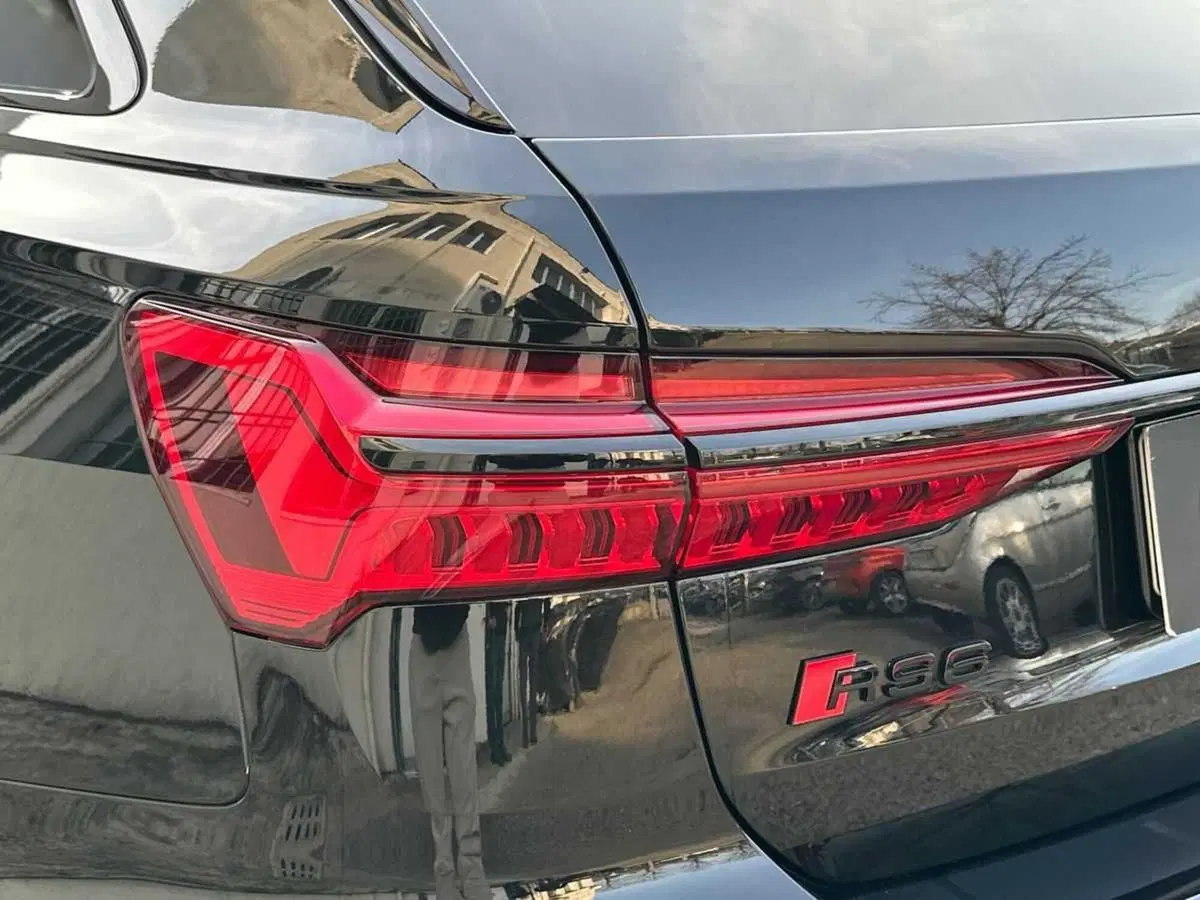 Audi A6 Avant e-Tron usata a Rovigo (11)