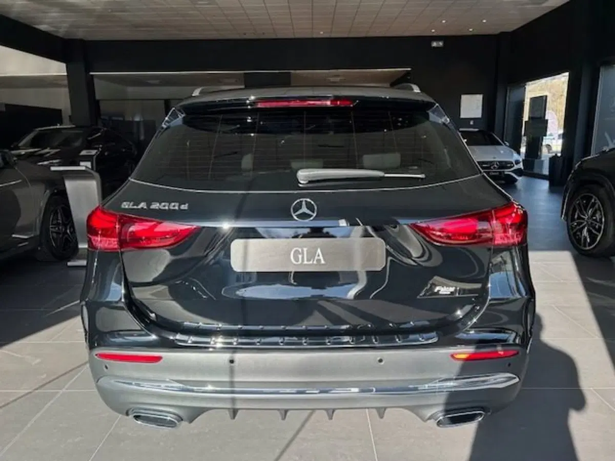 Mercedes-Benz GLA SUV nuova a Potenza (4)
