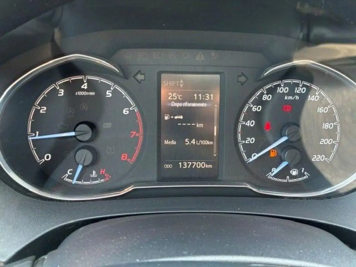 Toyota Yaris usata a Milano (10)
