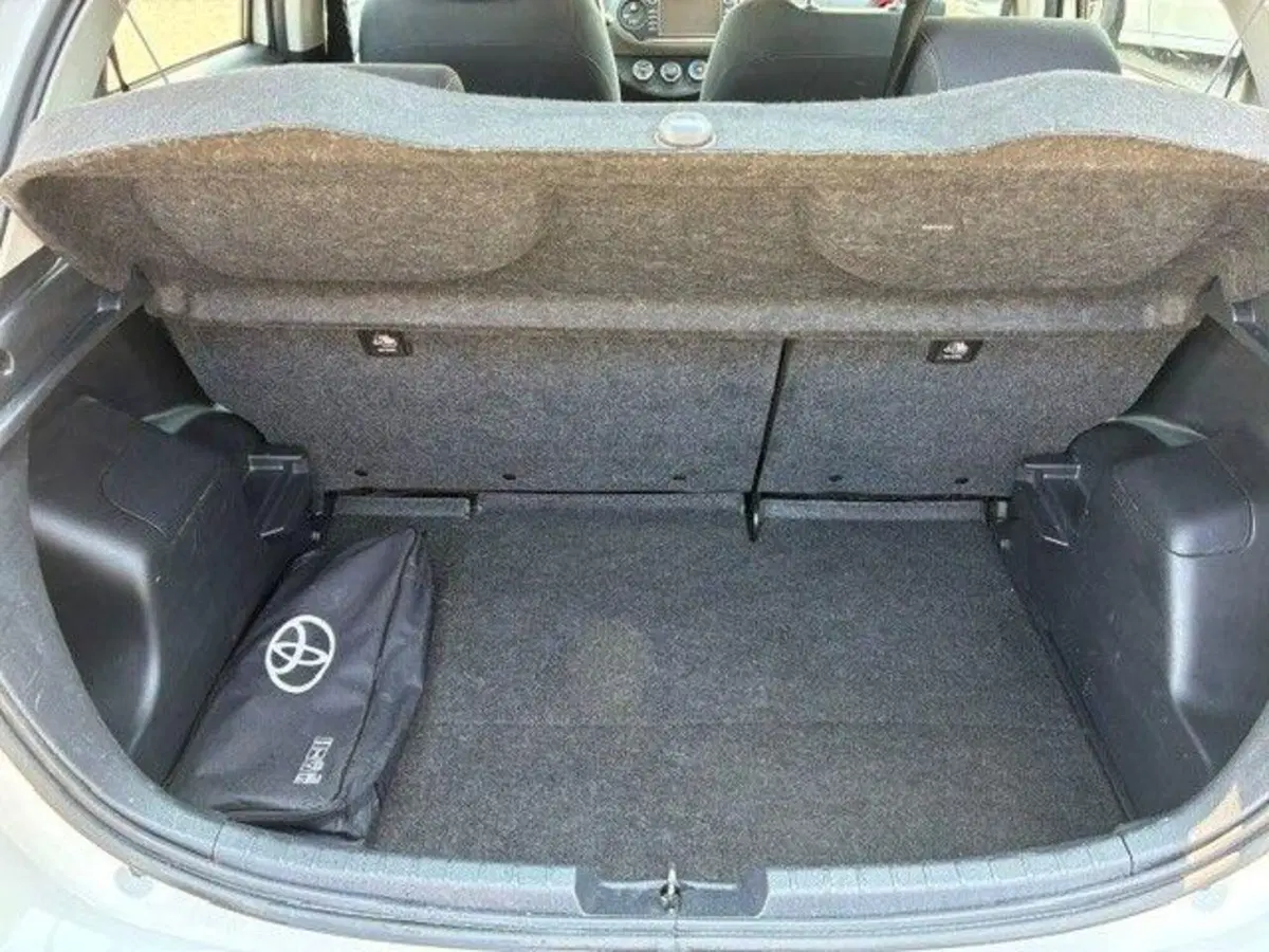 Toyota Yaris usata a Milano (14)