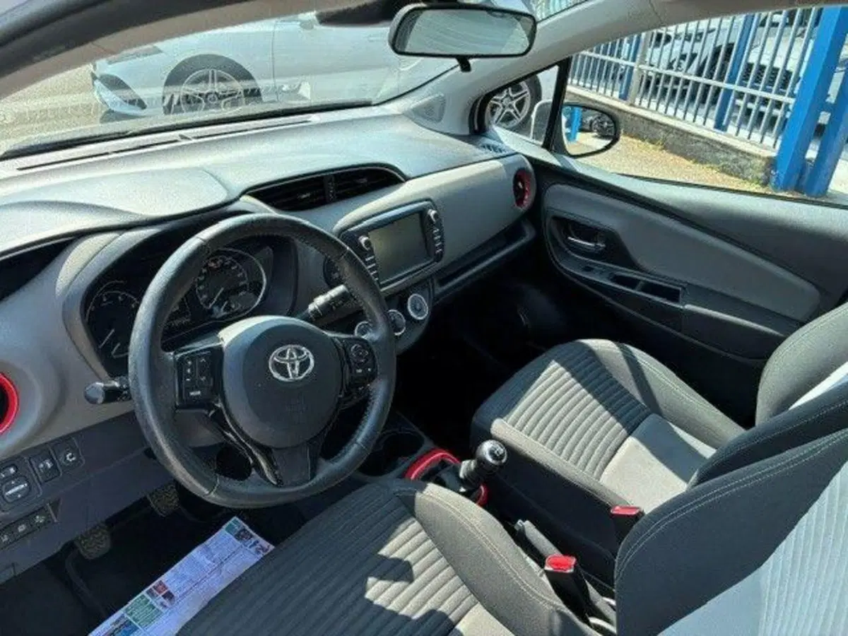 Toyota Yaris usata a Milano (9)