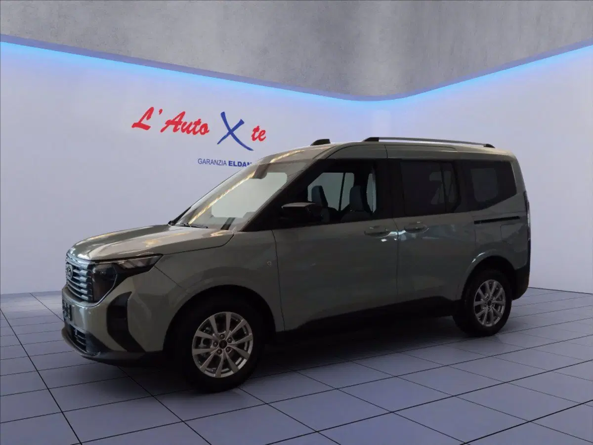 Ford Tourneo Courier nuova a Milano (6)
