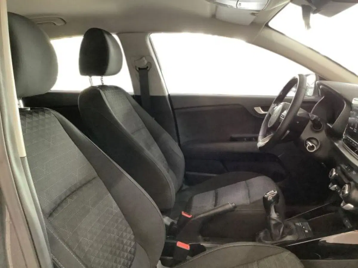 Kia Rio usata a Catania (10)