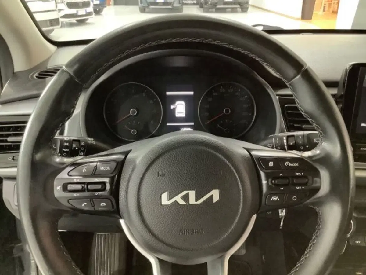 Kia Rio usata a Catania (17)