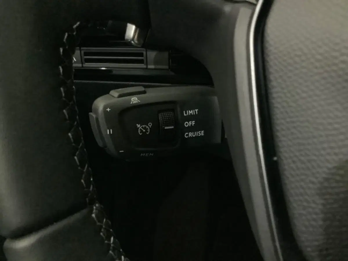Peugeot 508 nuova a Catania (19)