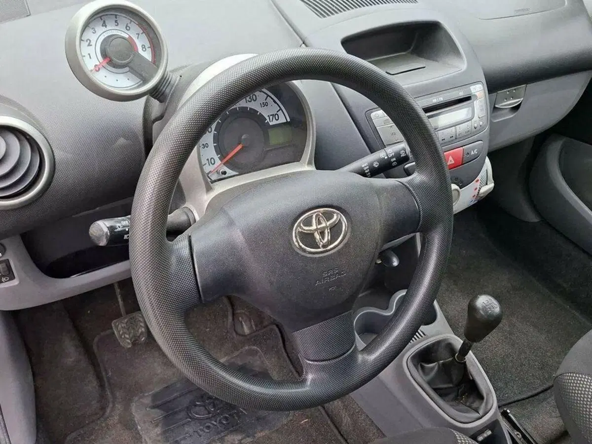 Toyota Aygo usata a Torino (10)