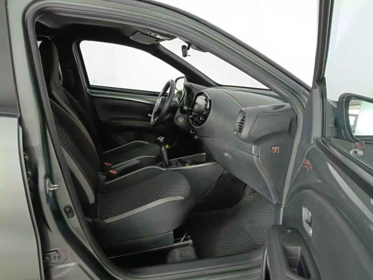 Toyota Aygo X usata a Teramo (11)