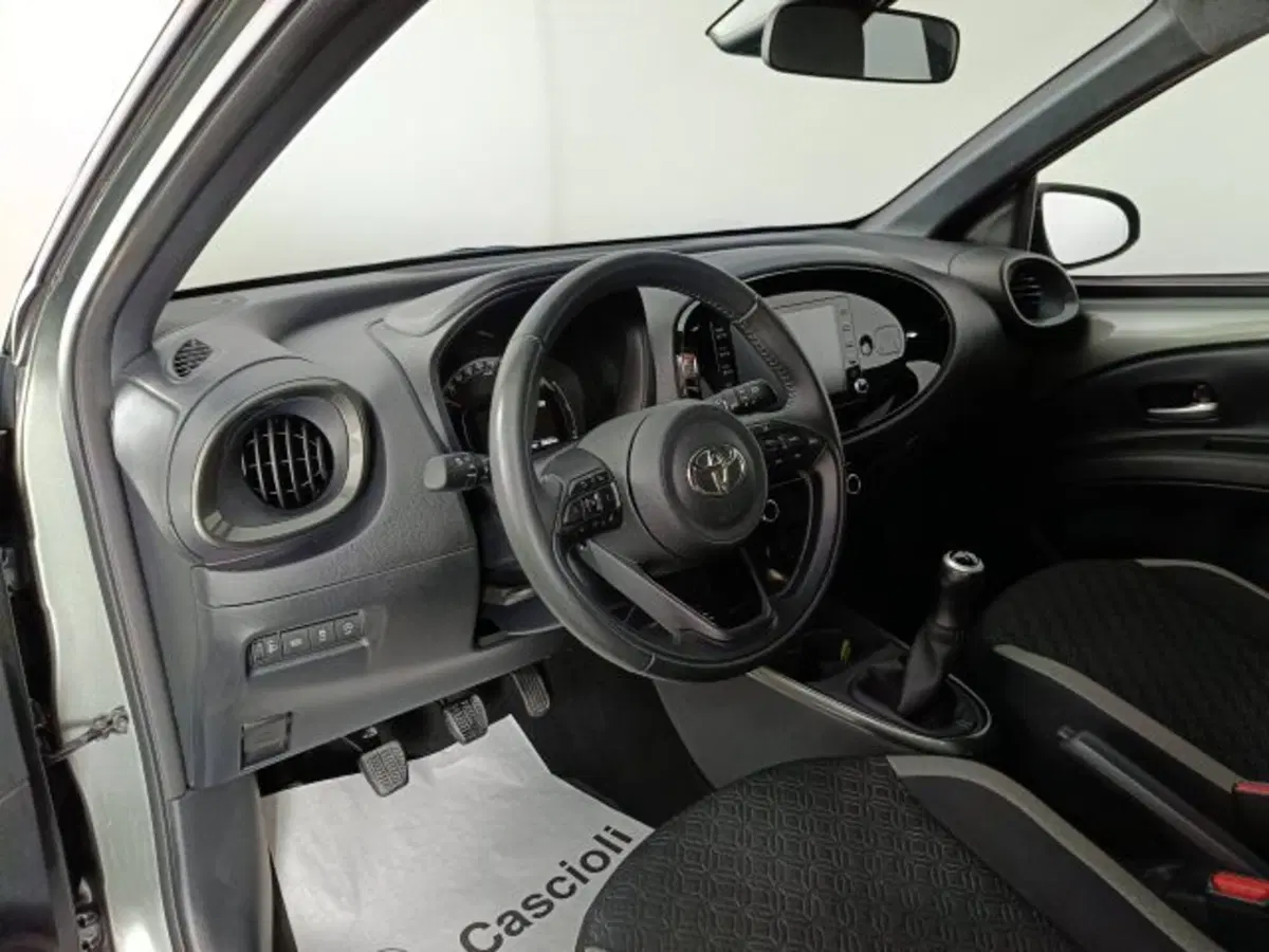 Toyota Aygo X usata a Teramo (7)
