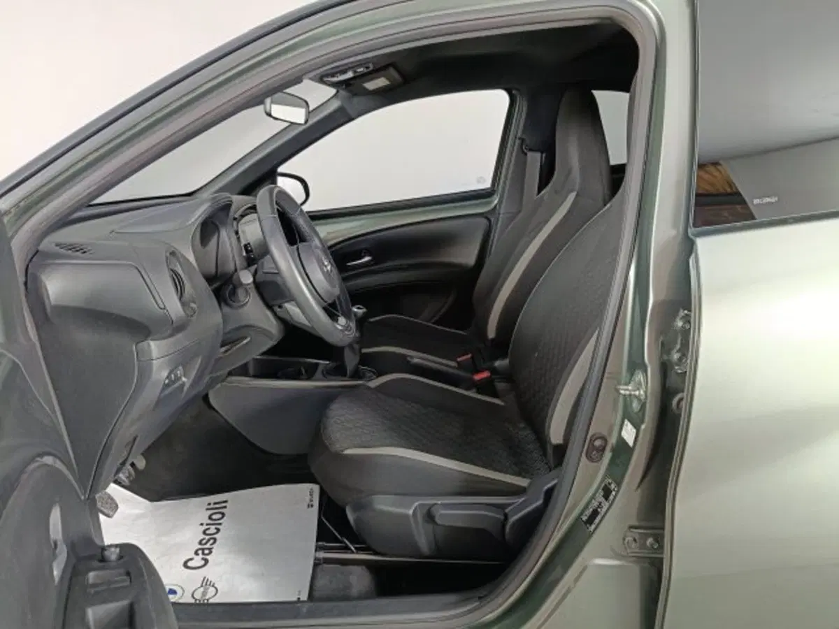 Toyota Aygo X usata a Teramo (8)