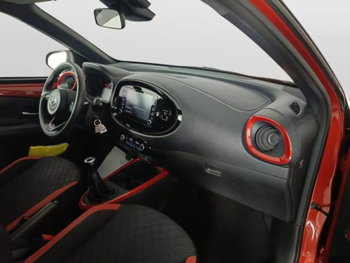 Toyota Aygo X usata a Teramo (10)