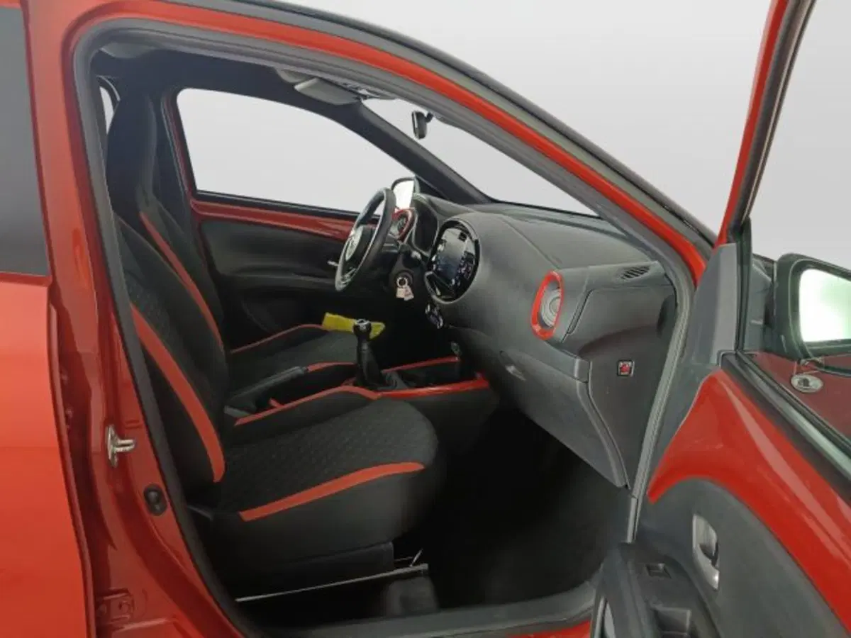 Toyota Aygo X usata a Teramo (11)