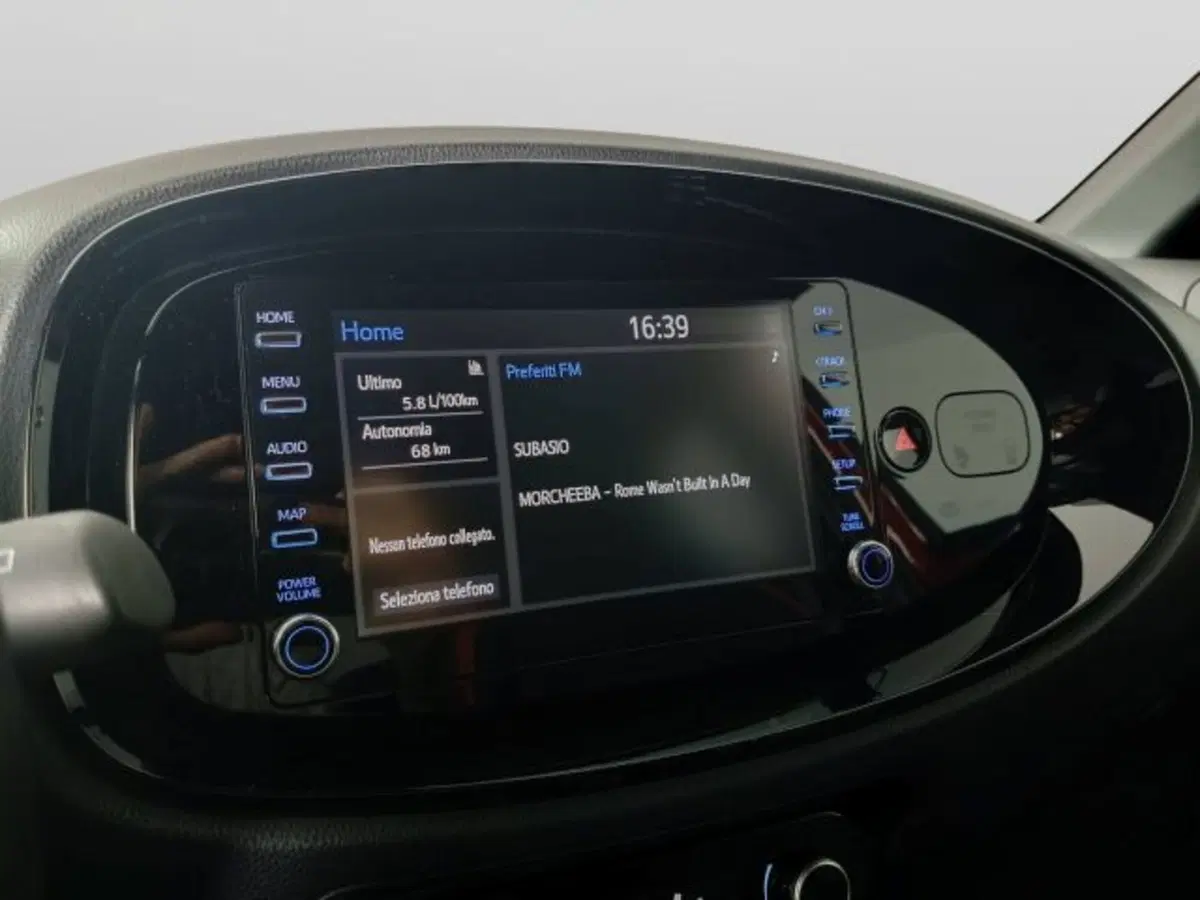 Toyota Aygo X usata a Teramo (14)