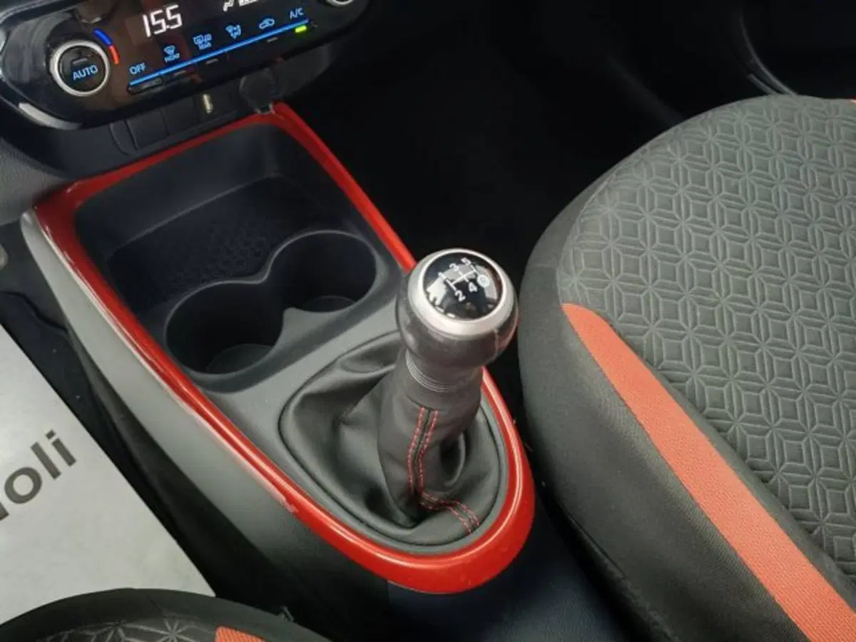 Toyota Aygo X usata a Teramo (15)