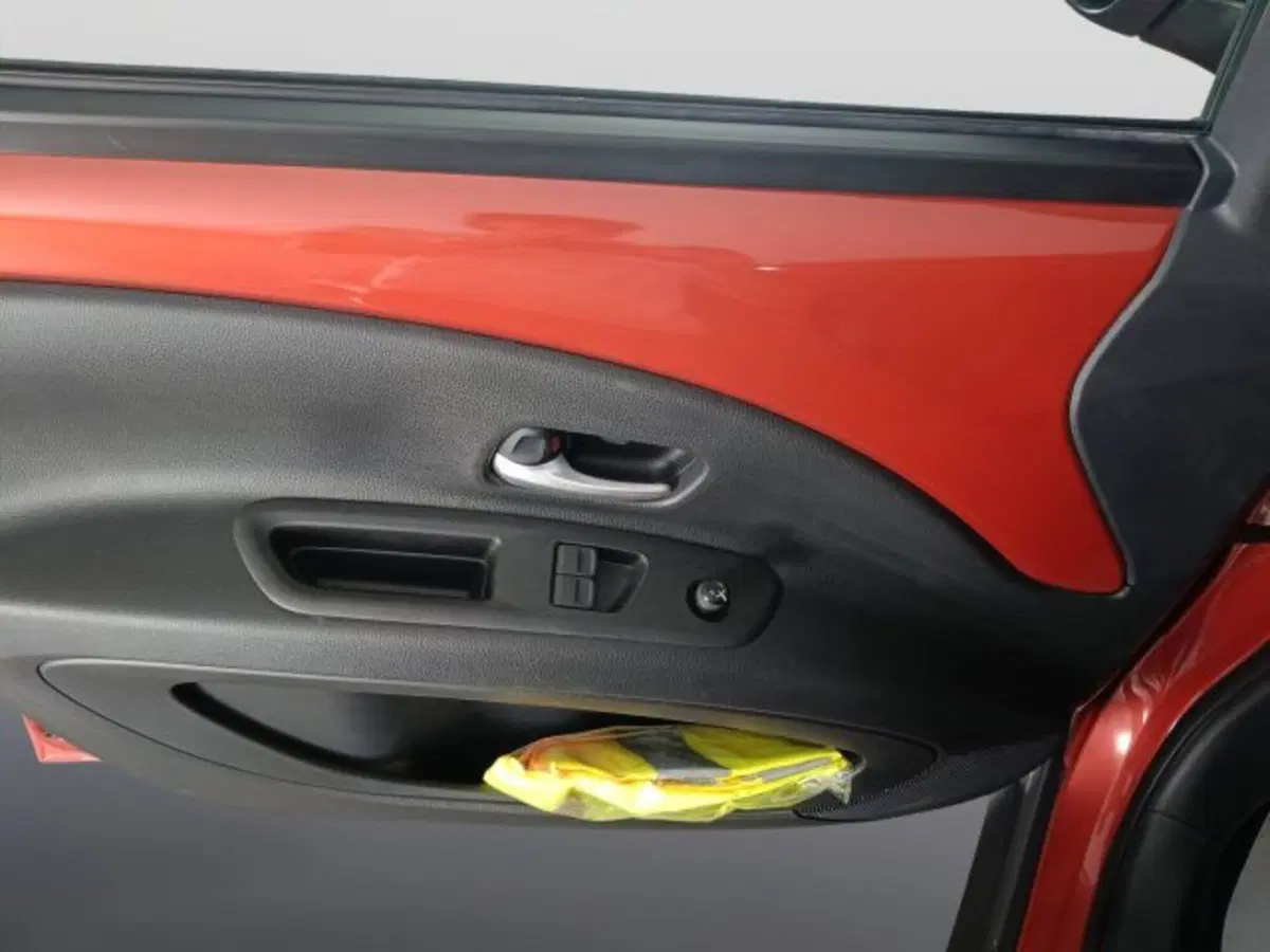 Toyota Aygo X usata a Teramo (18)