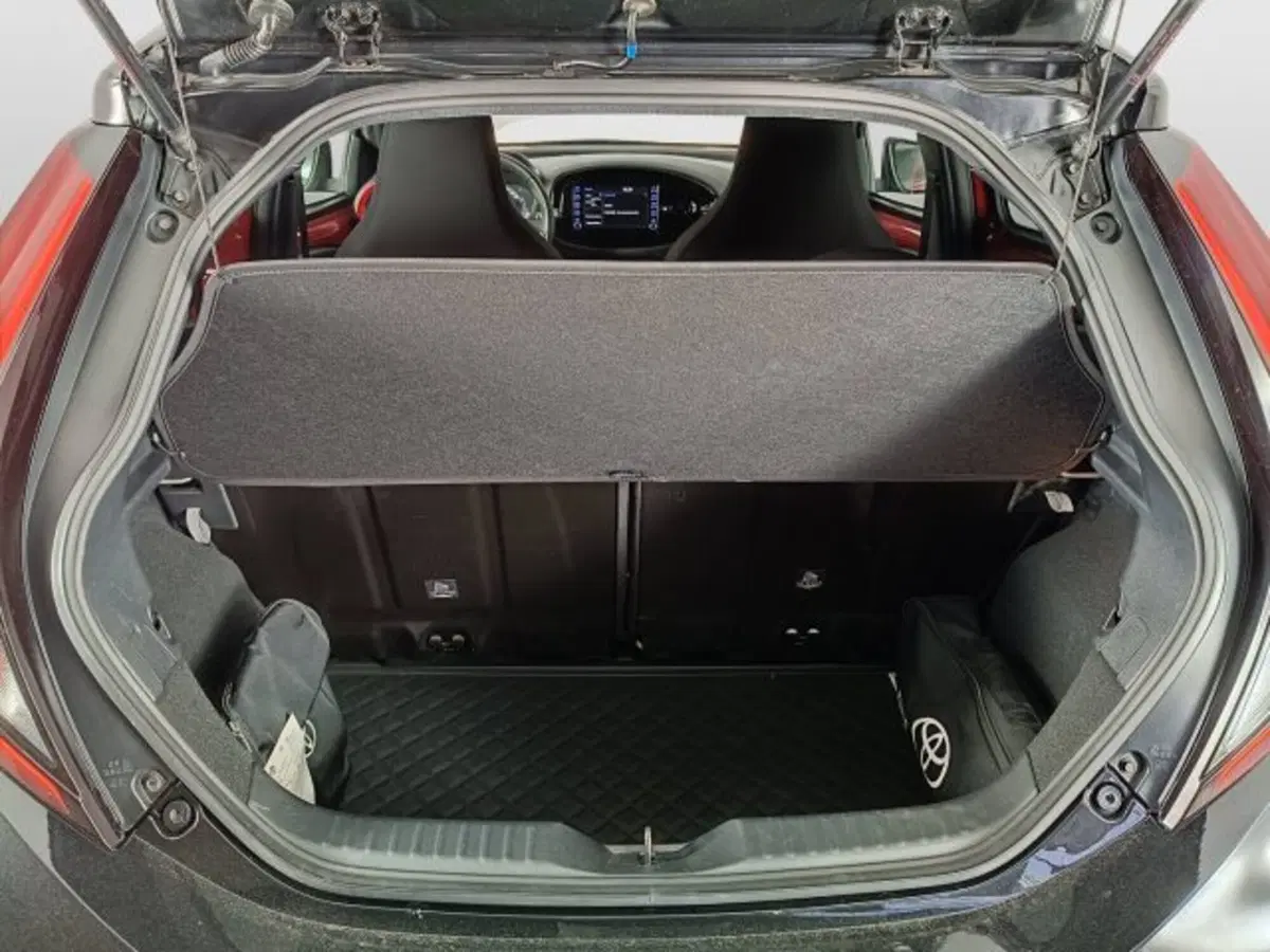 Toyota Aygo X usata a Teramo (19)