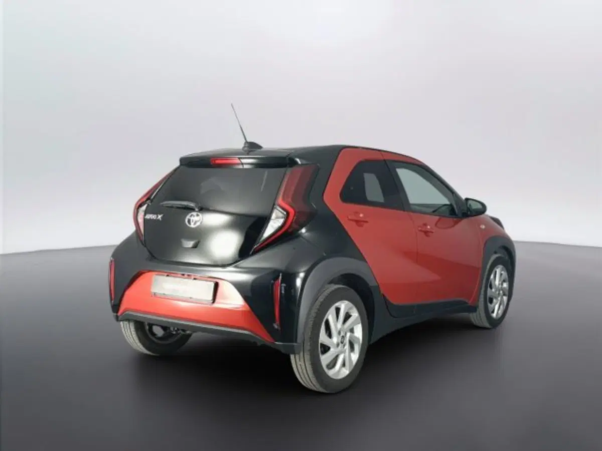 Toyota Aygo X usata a Teramo (4)